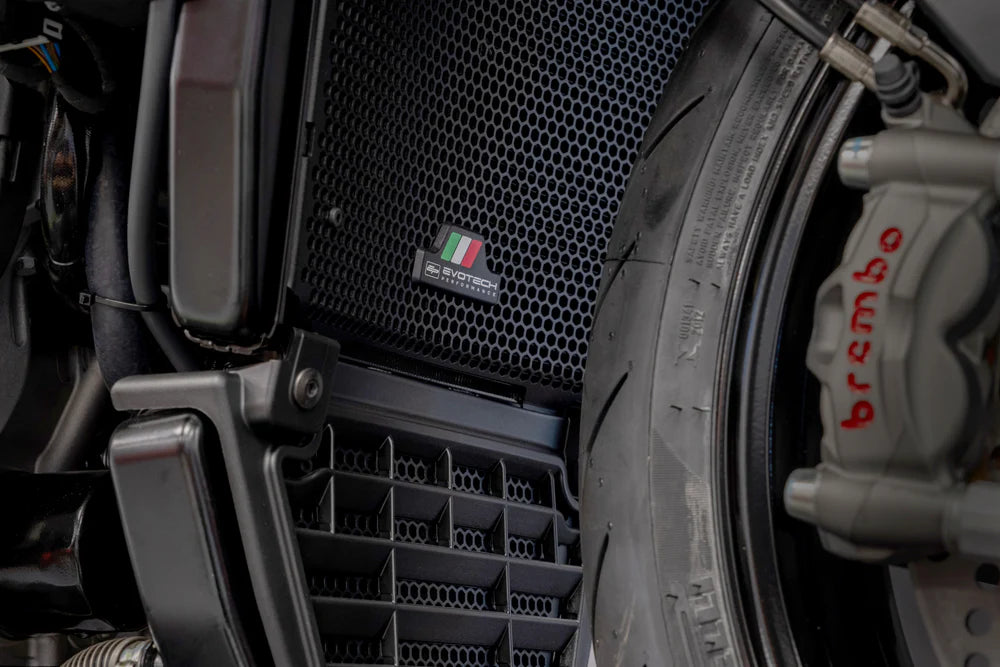 Evotech Radiator Guard Set - Emblem