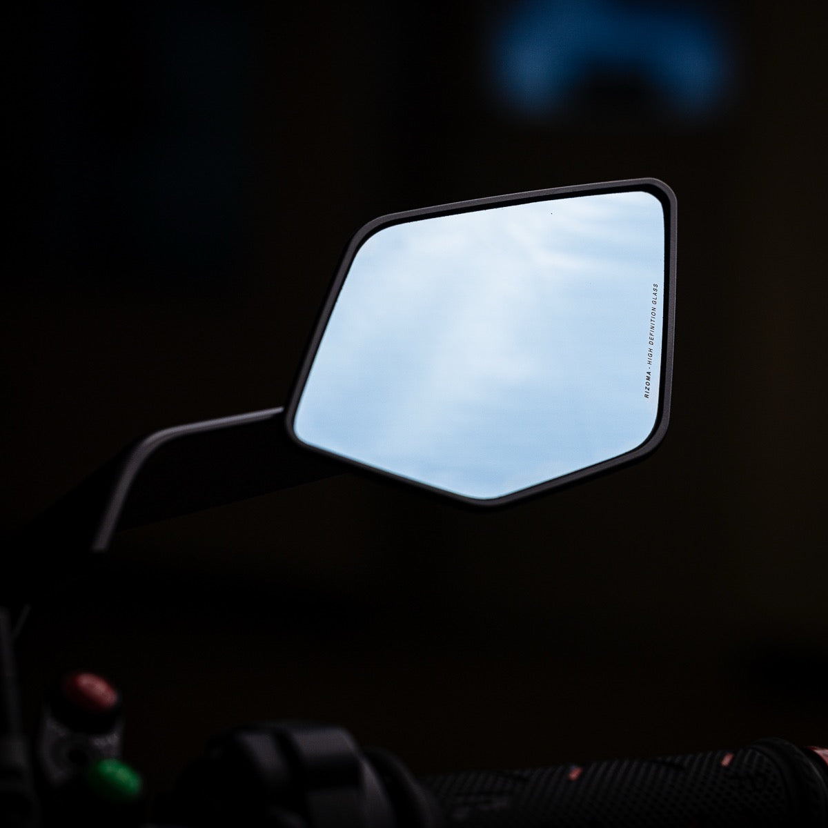 Rizoma STEALTH Naked Max Sport Mount Style Winglet Mirror Set